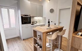 Dmm Apartments