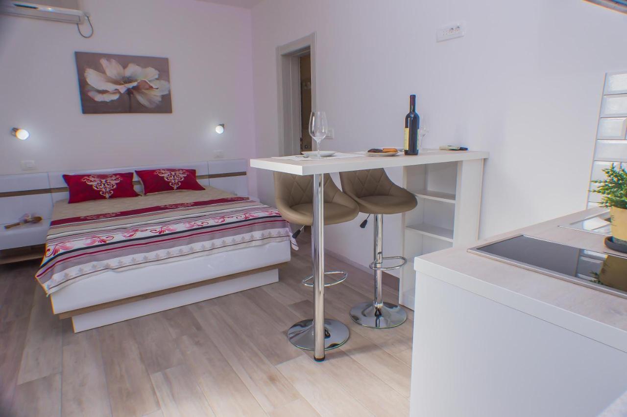 Dmm Apartments Тиват Экстерьер фото